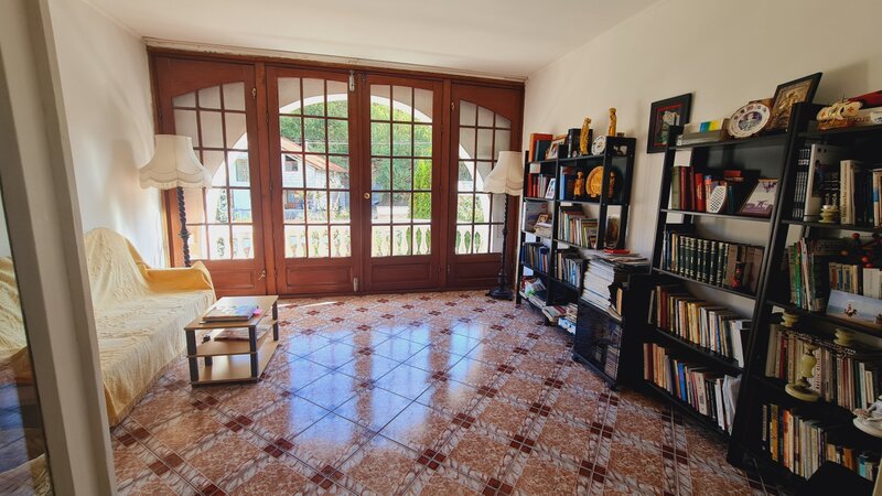 Casa langa padure si livada, zona linistita aproape de Targoviste