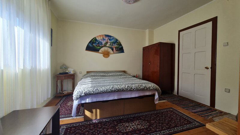 Casa langa padure si livada, zona linistita aproape de Targoviste